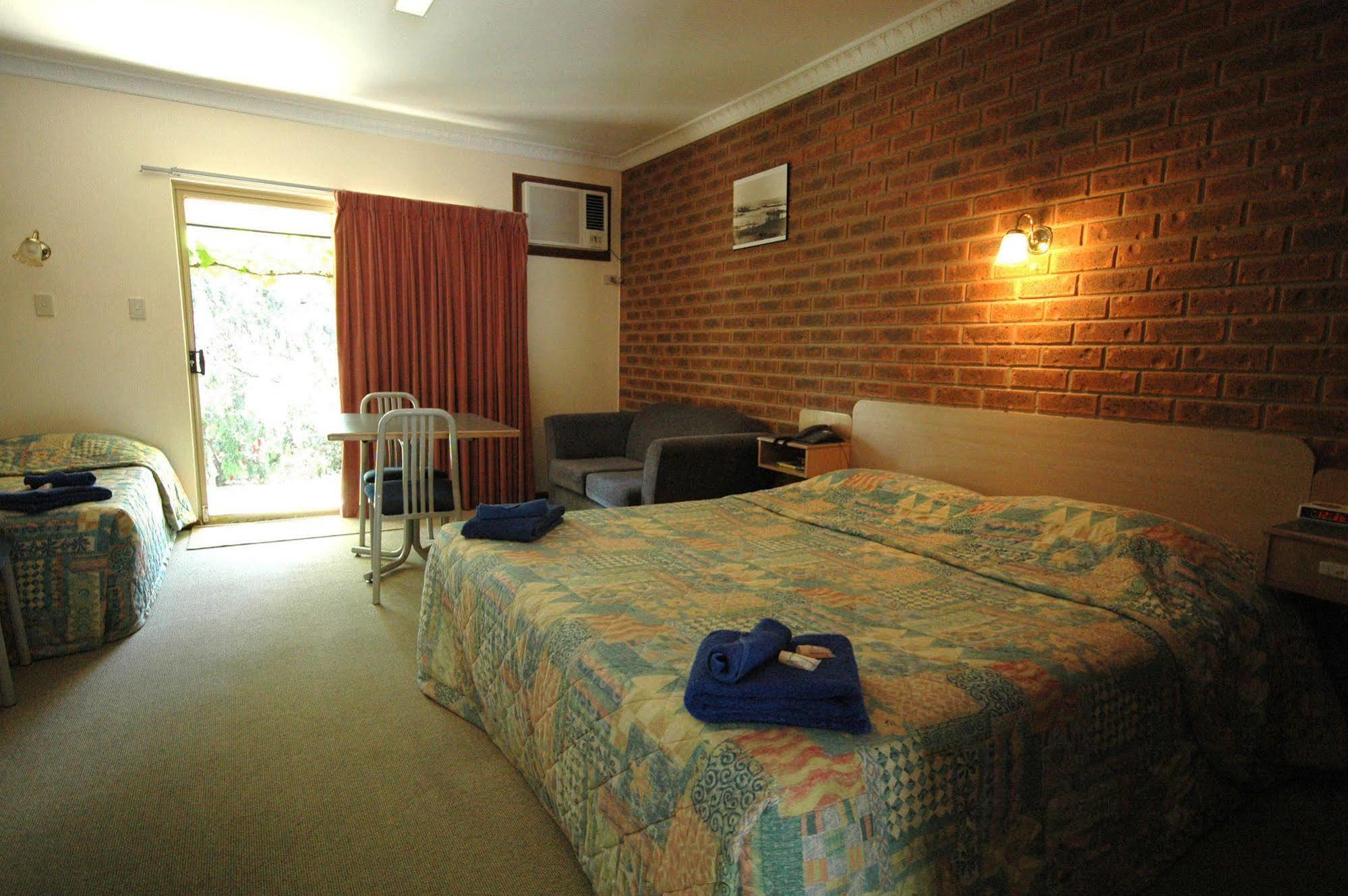Burra Motor Inn Room photo